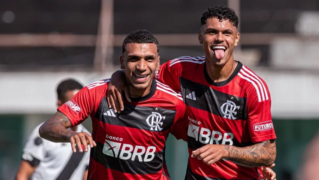 JOIA DA BASE FALA SOBRE EXPERIÊNCIA DE SER EMPRESTADO PARA RIVAL DO FLAMENGO: "FAZER HISTÓRIA"